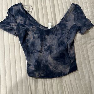 Align cropped t shirt